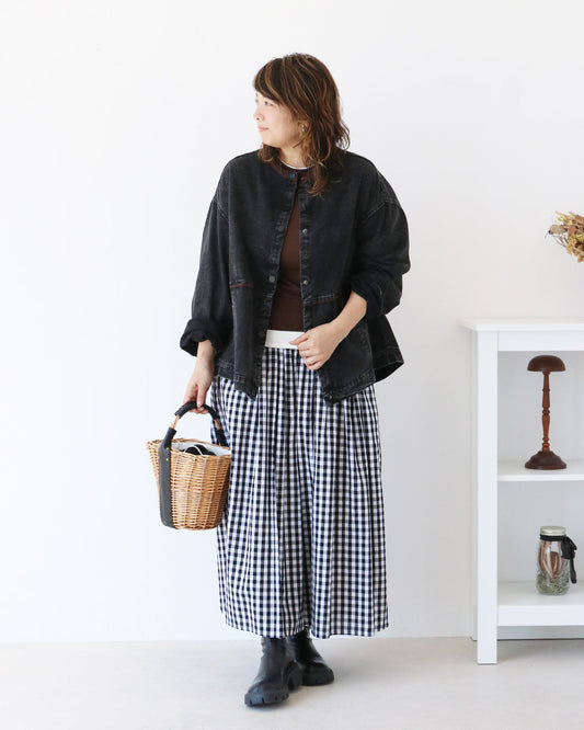 ブラック×チェックの大人ナチュラルコーデ