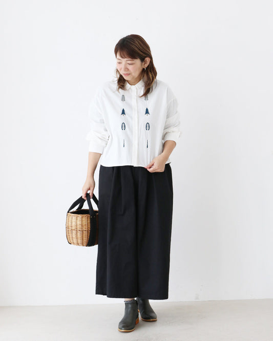 いつものモノトーンコーデをアップデート