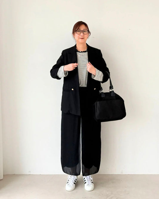 きちんと見えて、ちゃんと楽。頼れる黒の着こなし