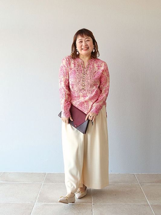 春の光を味方に♪ 華やかピンクのフェミニンスタイル