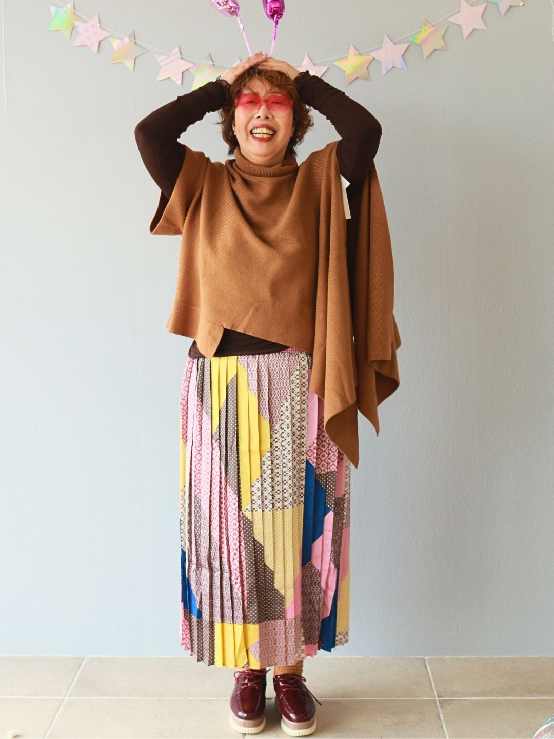 キャラメルブラウンと色あそびのうきうきコーデ