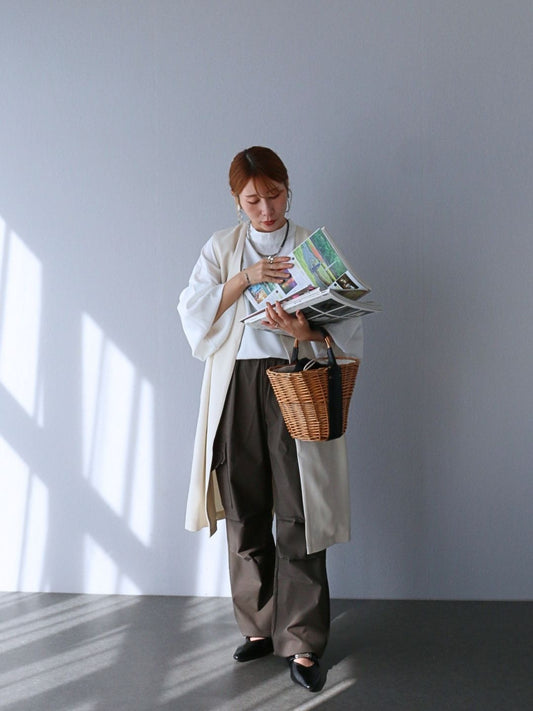 ロングジレ×ボリューム袖で魅せる。知的でおしゃれな本屋さん巡りコーデ