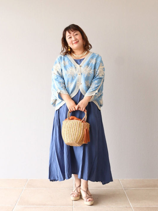 刺繍を纏う、ワンピーススタイル