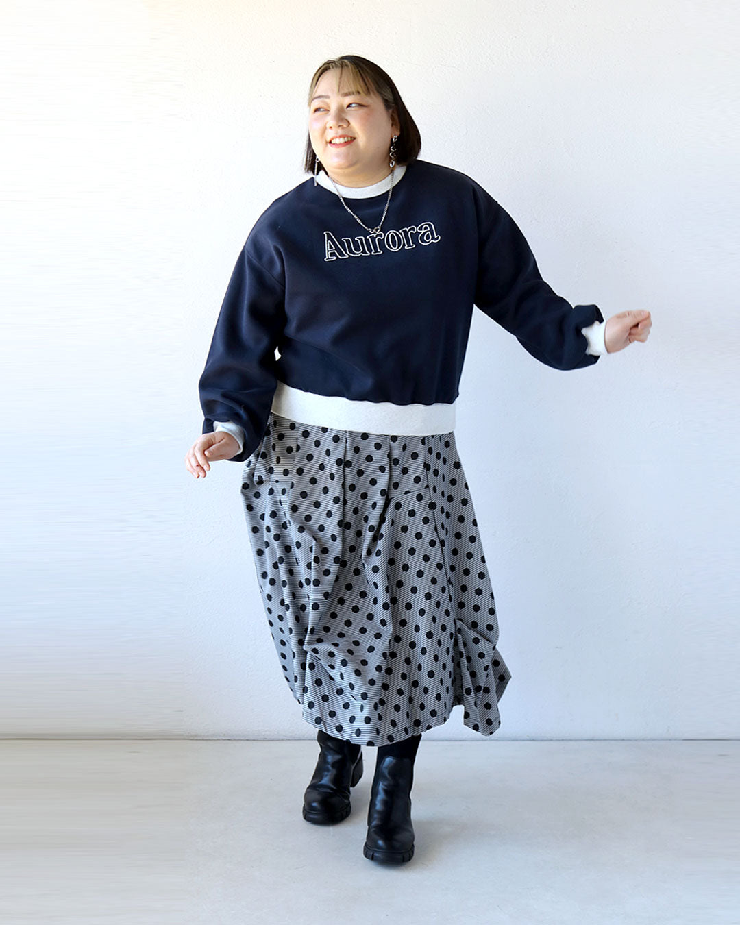 ネイビー×ドットで“大人可愛い”が完成するコーデ♡