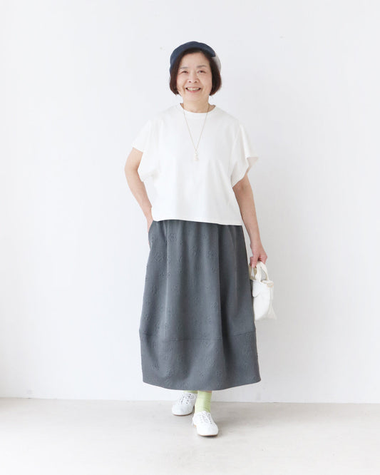 ふんわり軽やか大人のモノトーンコーデ