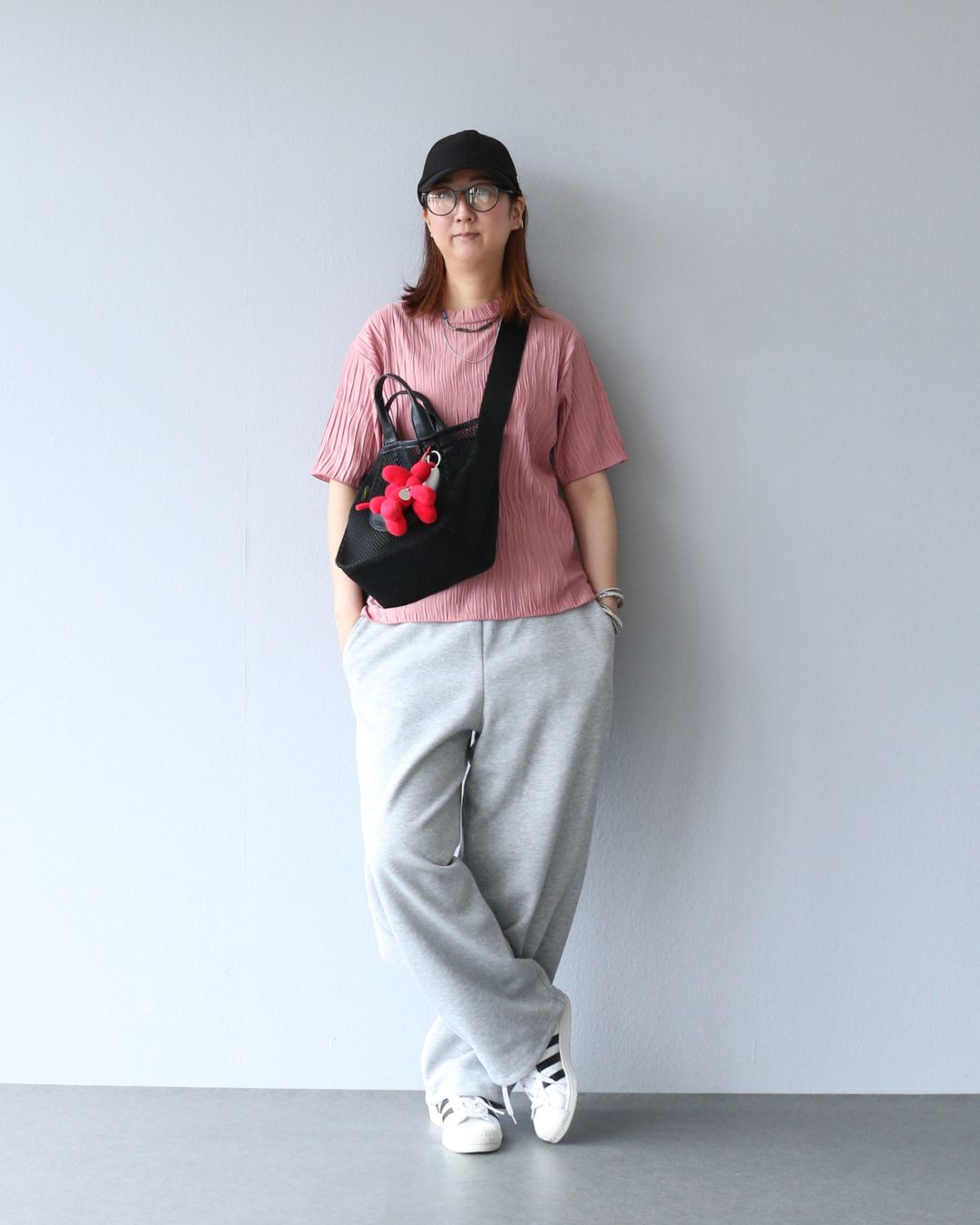 ブルー×ブラウン トレンド配色でつくる「ゆるっと上品、大人の余裕