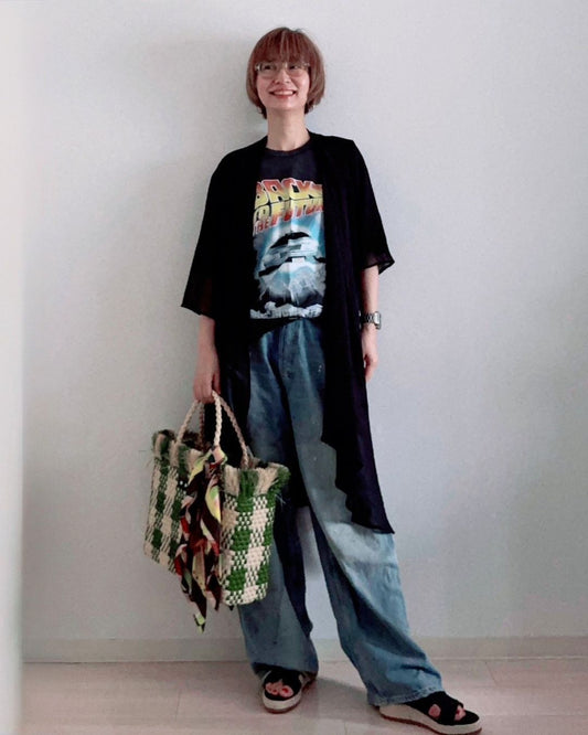 Tシャツの日も、ワンピの日も。大人を素敵に見せる黒シアー