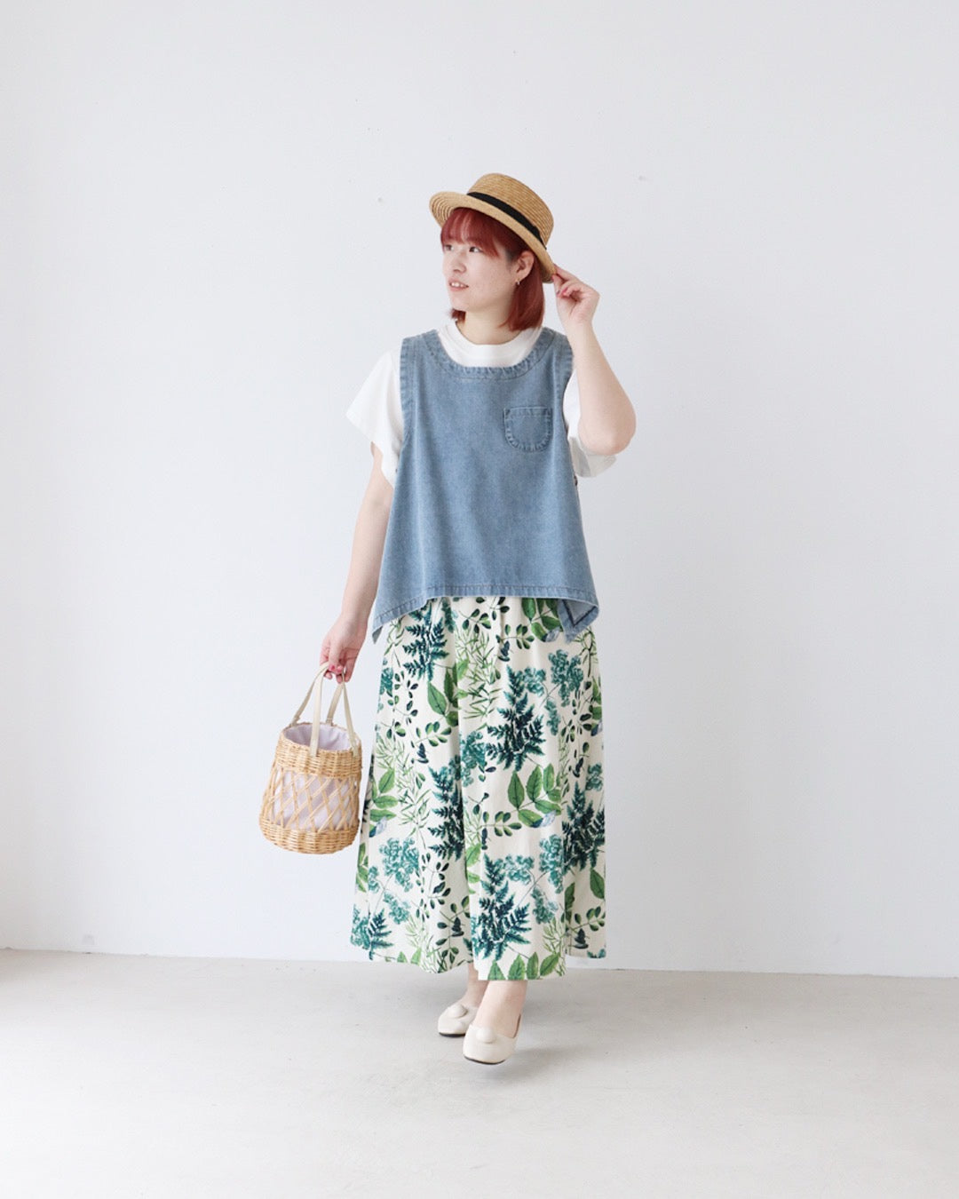 夏を楽しむ、爽やかリーフコーデ