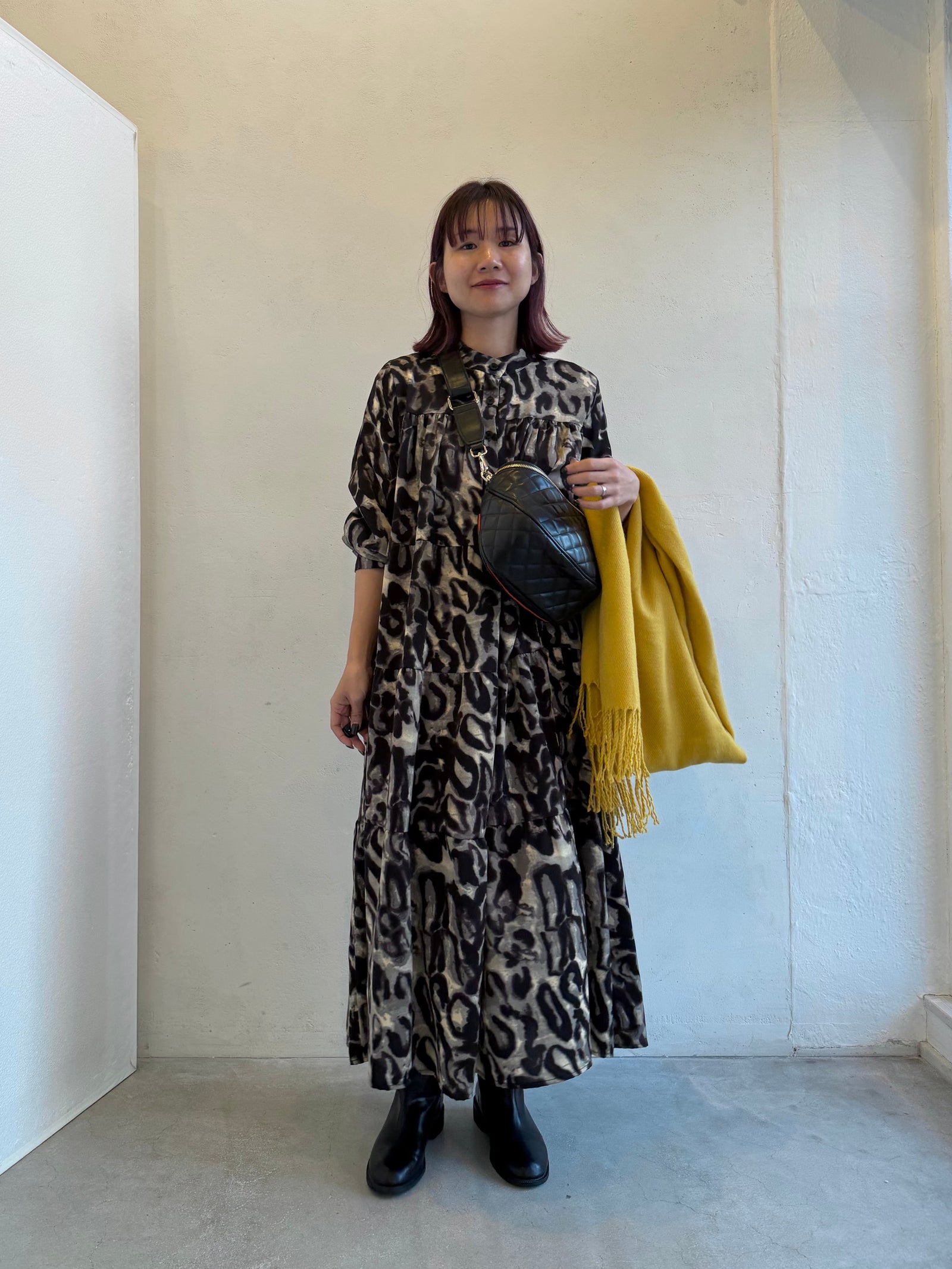 レオパード柄を大人に着る差し色コーデ