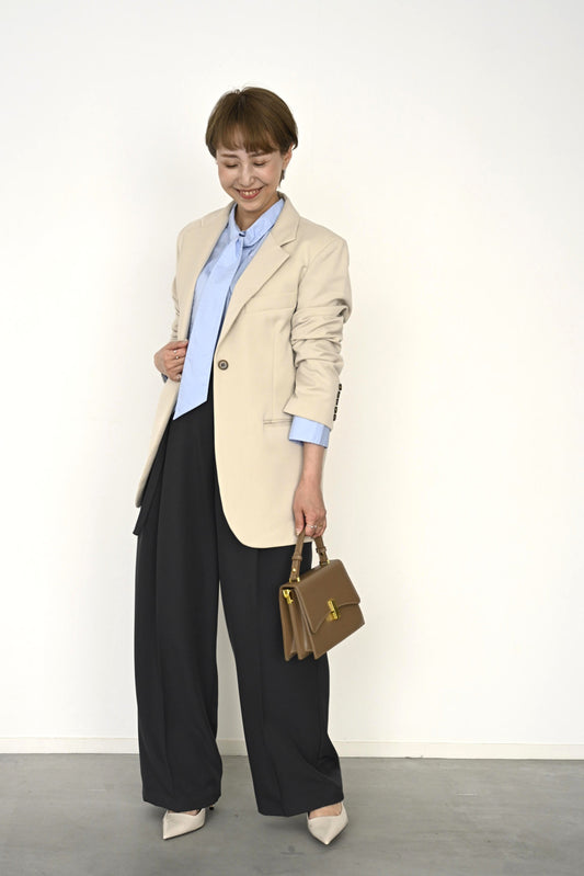 軽やか春のジャケット×パンツスタイル