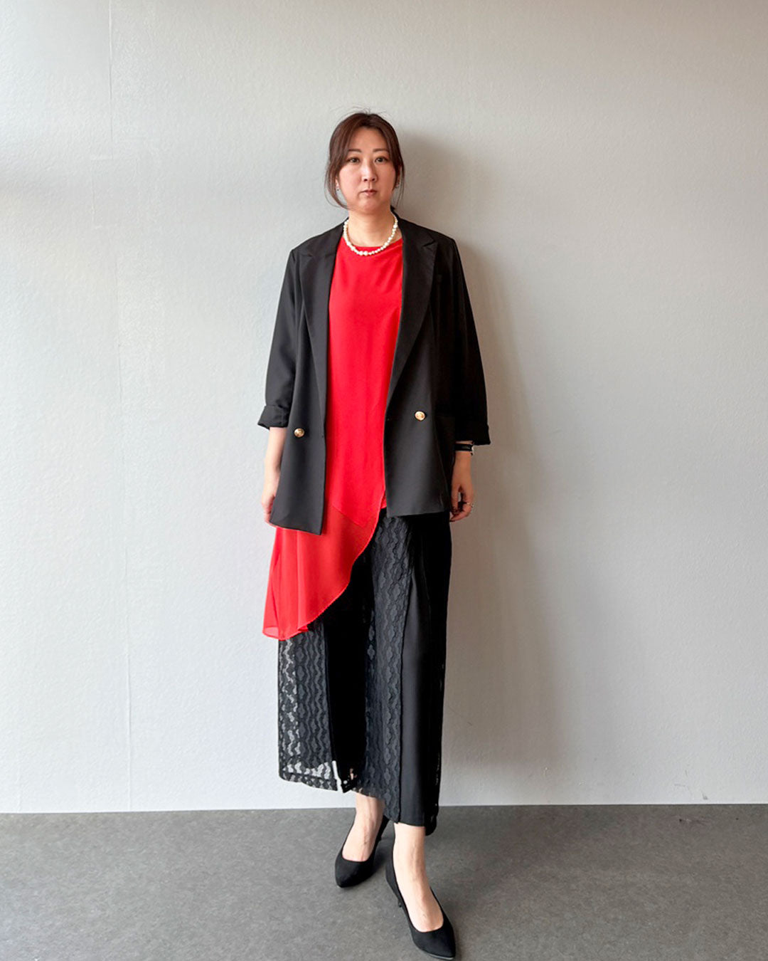 カラーを一点投入の色遊びコーデ