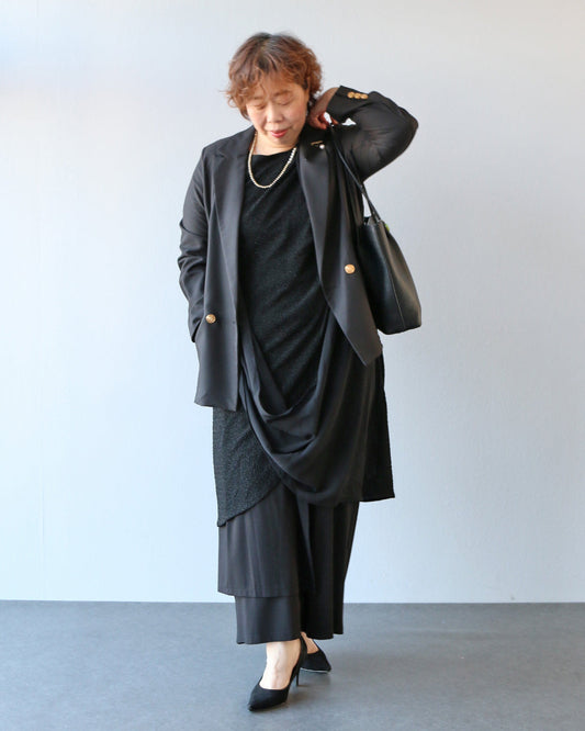 【卒業・入学】揺れで魅せる、ブラックコーデ