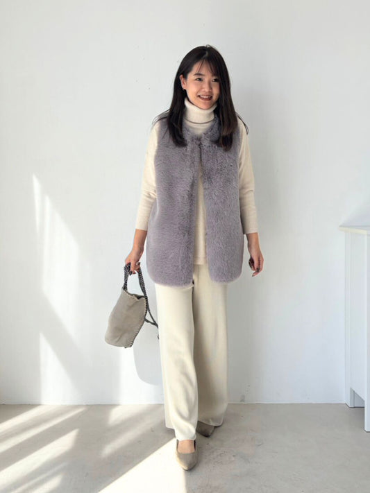 やわらかニュアンスの大人フェミニンコーデ