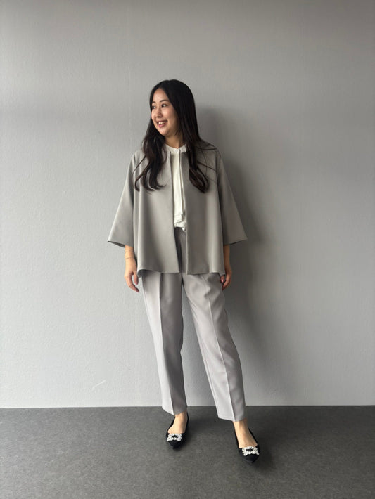グレーセットアップでつくる上品きれいめコーデ