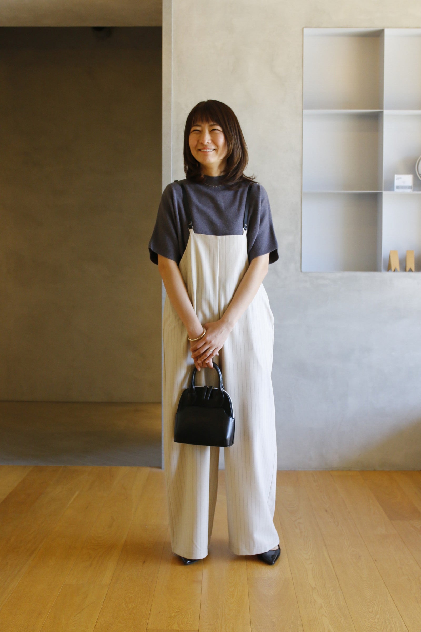 大人のリラックスきれいめオールインワンコーデ