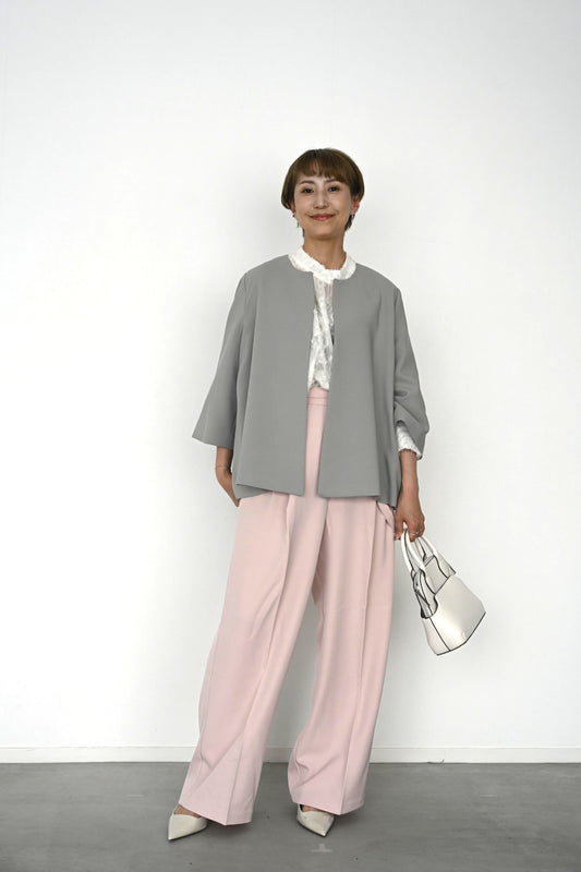 やわらか配色の上品フェミニンコーデ