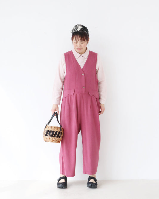 リネンサロペットで大人の甘さコーデ。