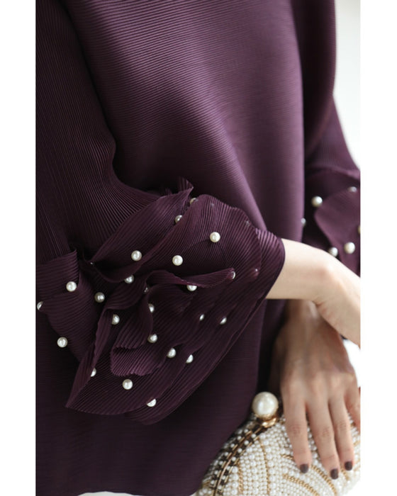 パールを纏う花袖のプリーツプルオーバートップス