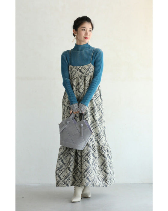 Optical illusion shadow line knit