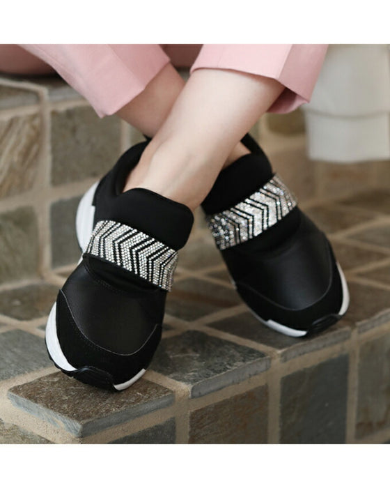 ヒールに疲れた方へ ビジュースニーカー