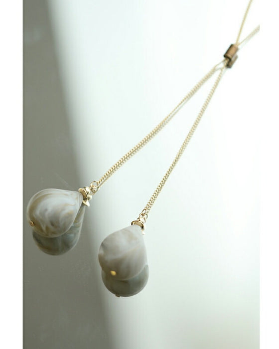 雫型マーブルストーンのループタイネックレス