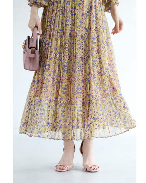 アールヌーヴォーな風が吹くプリーツワンピース