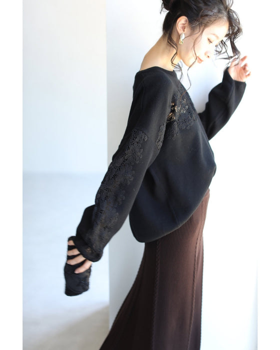 袖と胸元に咲き誇る花レースニットトップス