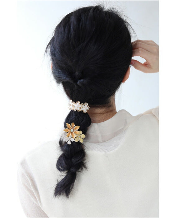 いつものスタイルに咲かせる花と蝶々のヘアアクセサリー