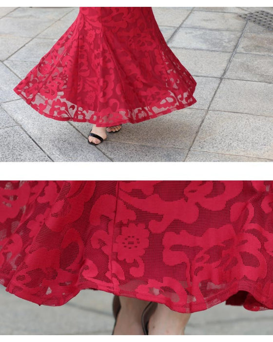 アラベスク模様浮き立つマーメイドラインスカート