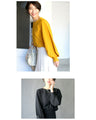 Feminine blouse with floppy sleeves