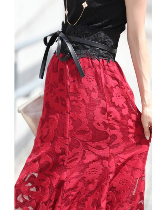 アラベスク模様浮き立つマーメイドラインスカート