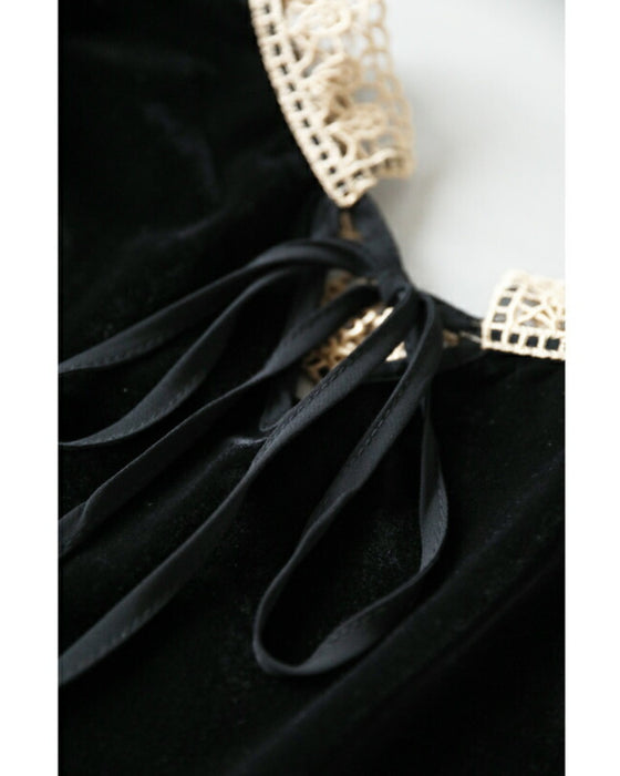 アンティークレースの艶ベロア調ミディアムワンピース