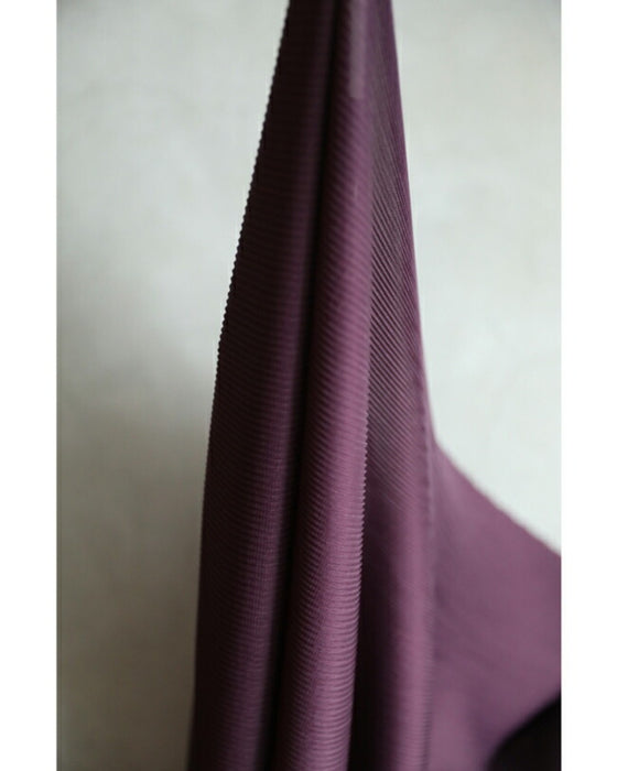 パールを纏う花袖のプリーツプルオーバートップス