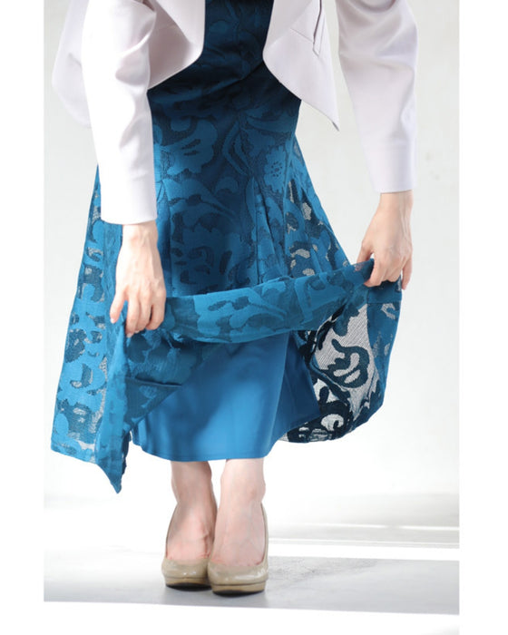 アラベスク模様浮き立つマーメイドラインスカート