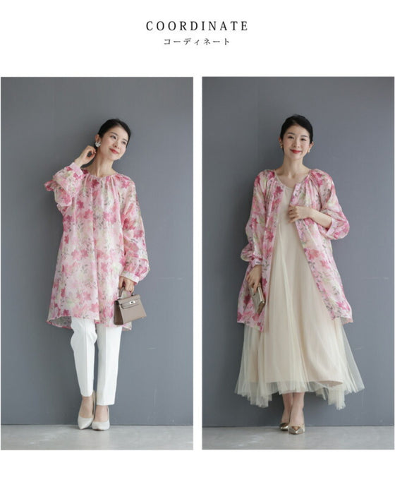 愛らしいピンクの花が微笑むエアリーなシアーチュニック