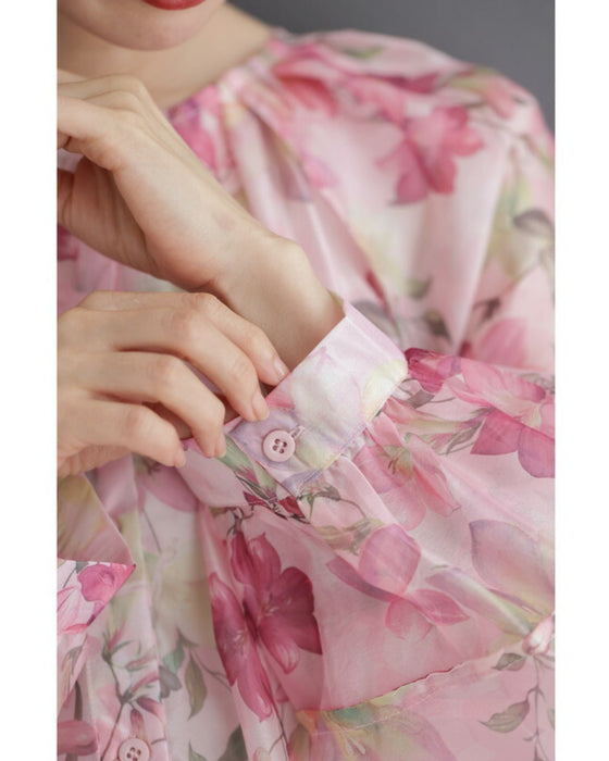 愛らしいピンクの花が微笑むエアリーなシアーチュニック