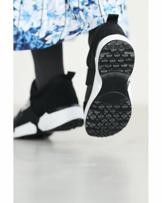 ヒールに疲れた方へ ビジュースニーカー