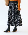 <2 colors available> Flower and walking skirt
