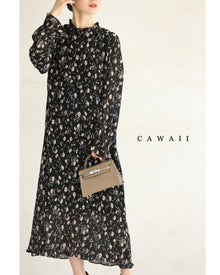  (With string belt) Finely pleated floral print medium length dress