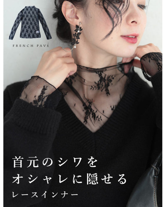A lace inner that stylishly hides wrinkles around the neck
