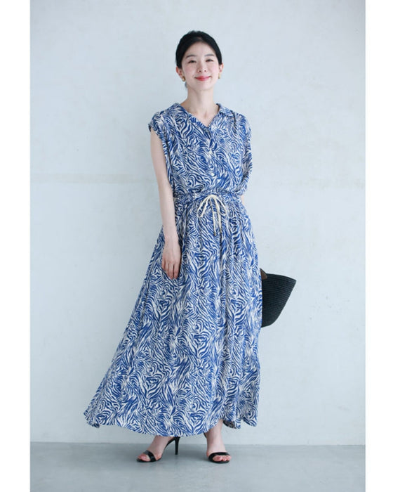 (Petticoat included) A cool and refreshing long skirt with an animal print