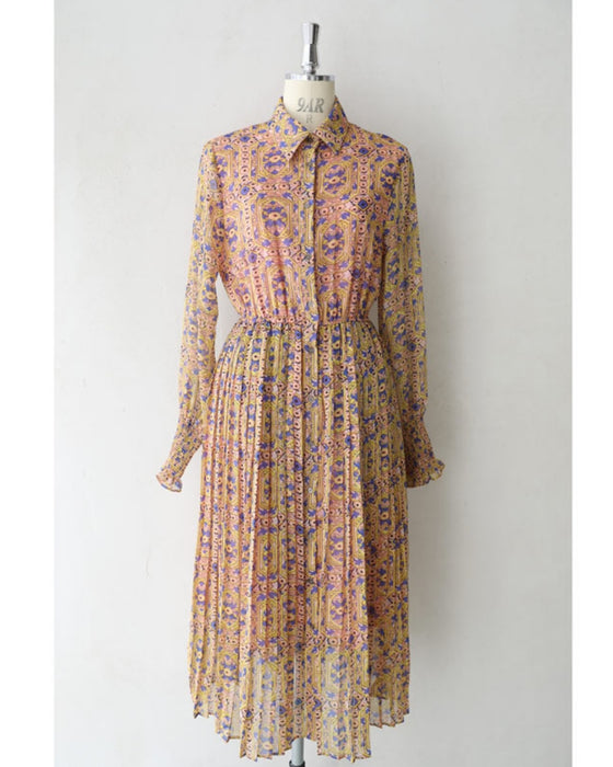 アールヌーヴォーな風が吹くプリーツワンピース