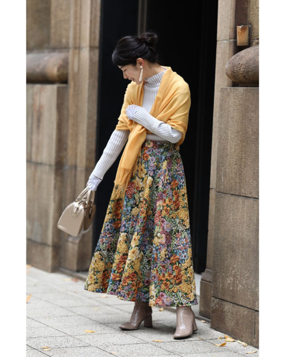 Optical illusion shadow line knit