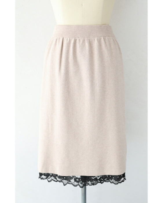 【セール商品返品交換不可】浮かぶ黒花レースのミディアムスカート
