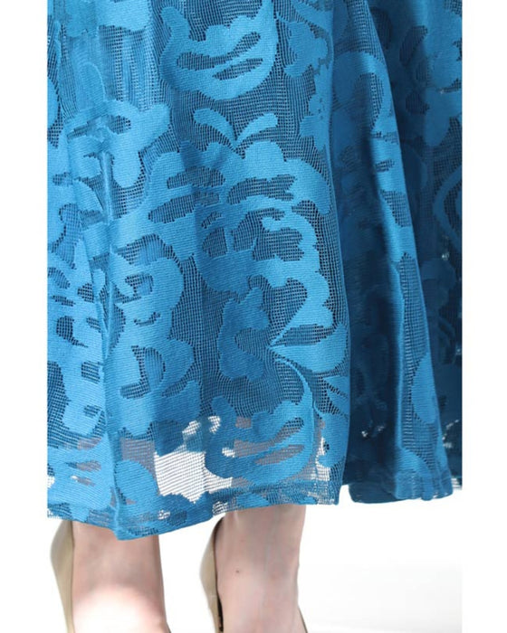 アラベスク模様浮き立つマーメイドラインスカート