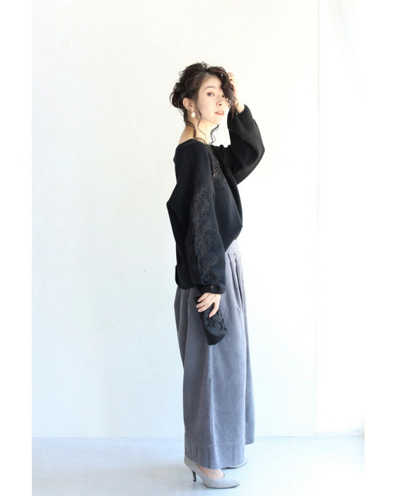 袖と胸元に咲き誇る花レースニットトップス