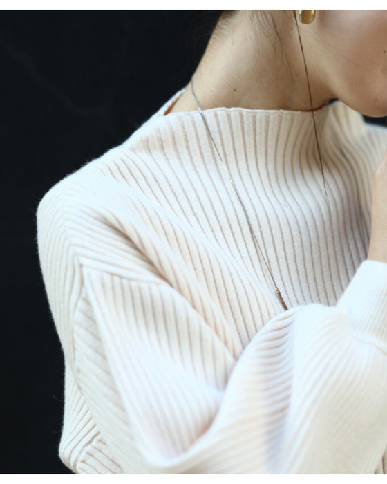 長袖ポワンとオフネックのニットトップス