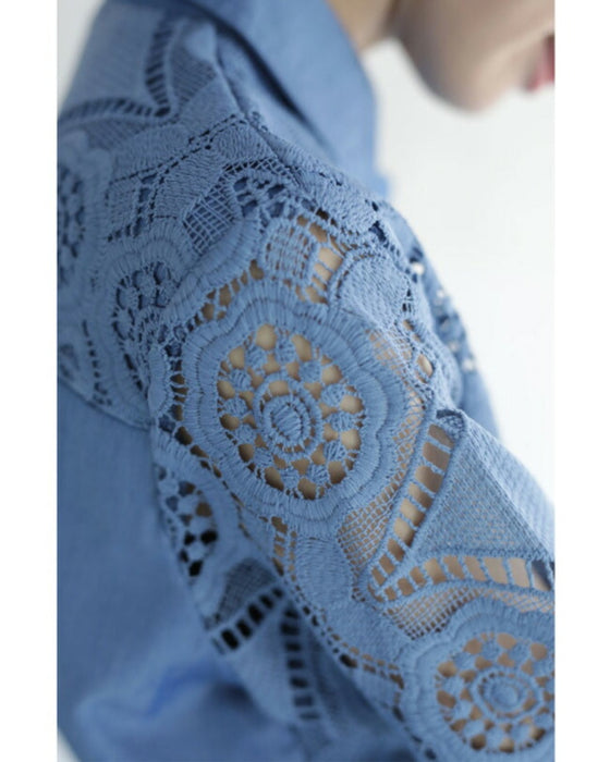 美しいカットワークの花レースシャツトップス