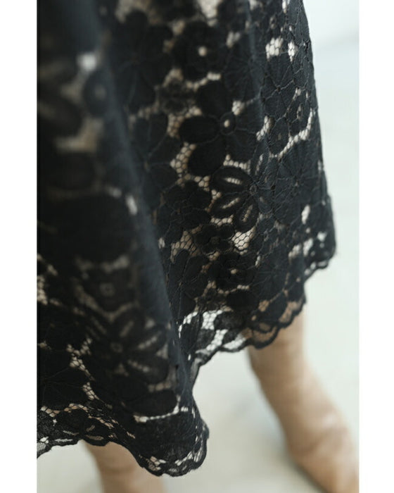 【セール商品返品交換不可】浮かぶ黒花レースのミディアムスカート