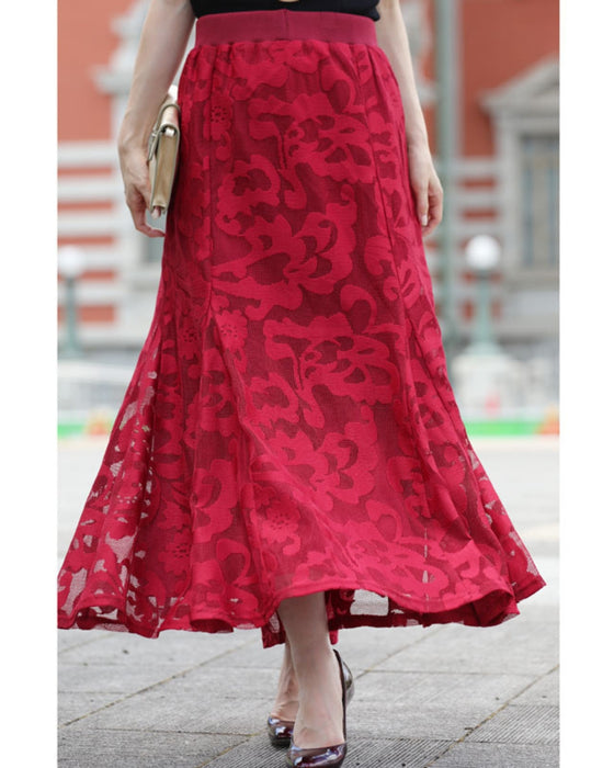 アラベスク模様浮き立つマーメイドラインスカート